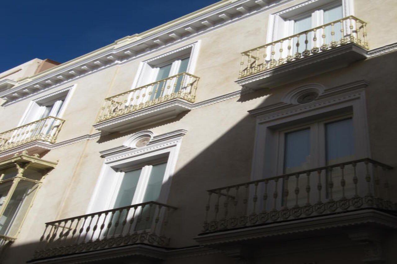 Life Apartments San Vicente Sevilla Bagian luar foto